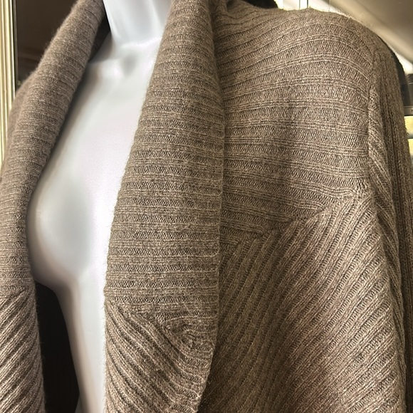 GUESS cardigan - Picture 3 of 10